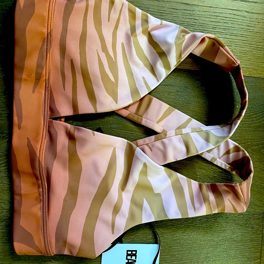 Beach riot sports top - size small